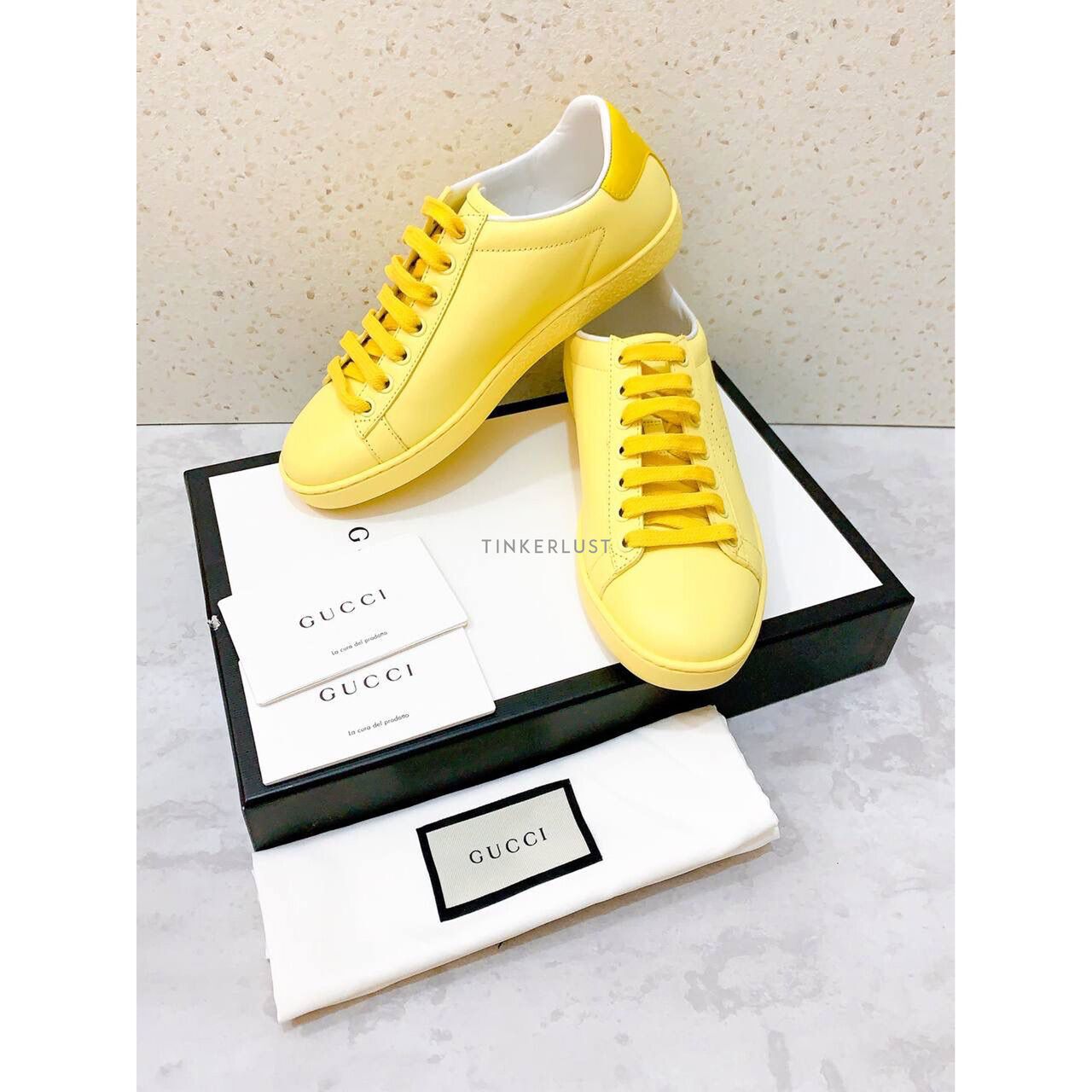 sepatu sneakers Gucci Ace Yellow Sneakers Tinkerlust